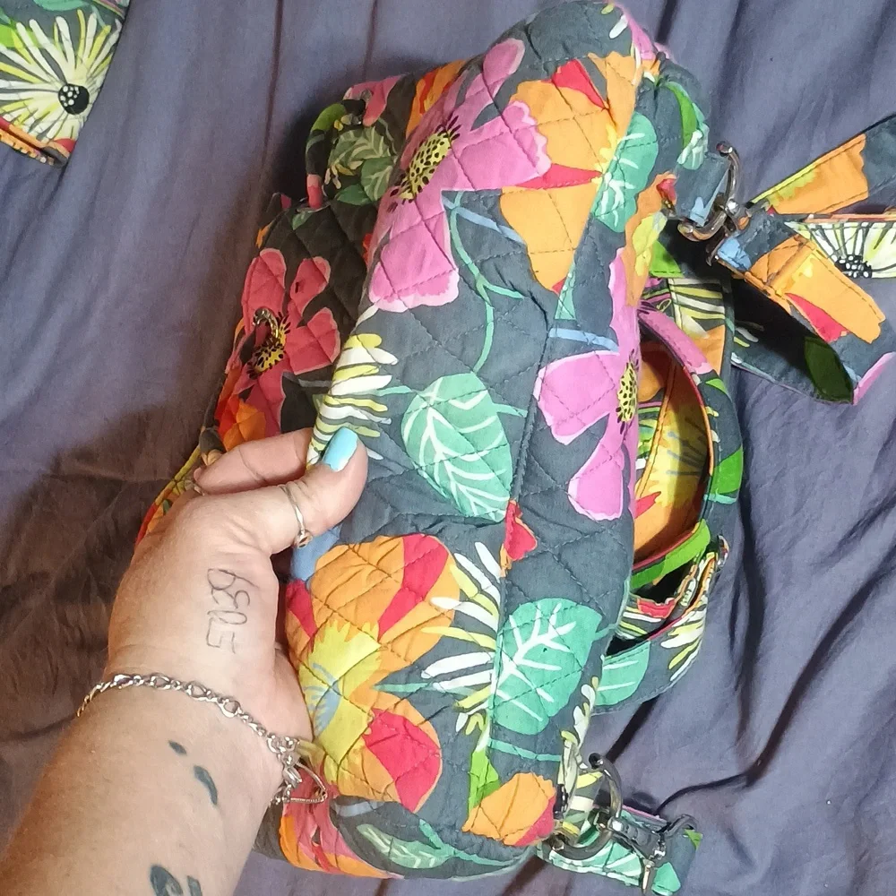 Vera Bradley Floral Patterned Backpack and Wallet Set. - Picture 3 of 9